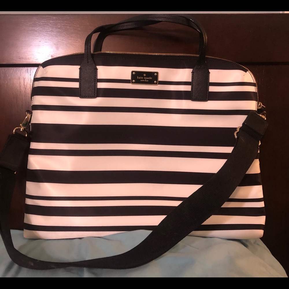 Kate Spade Laptop Bag

11.8"L x 1.9"W x 14.4"H